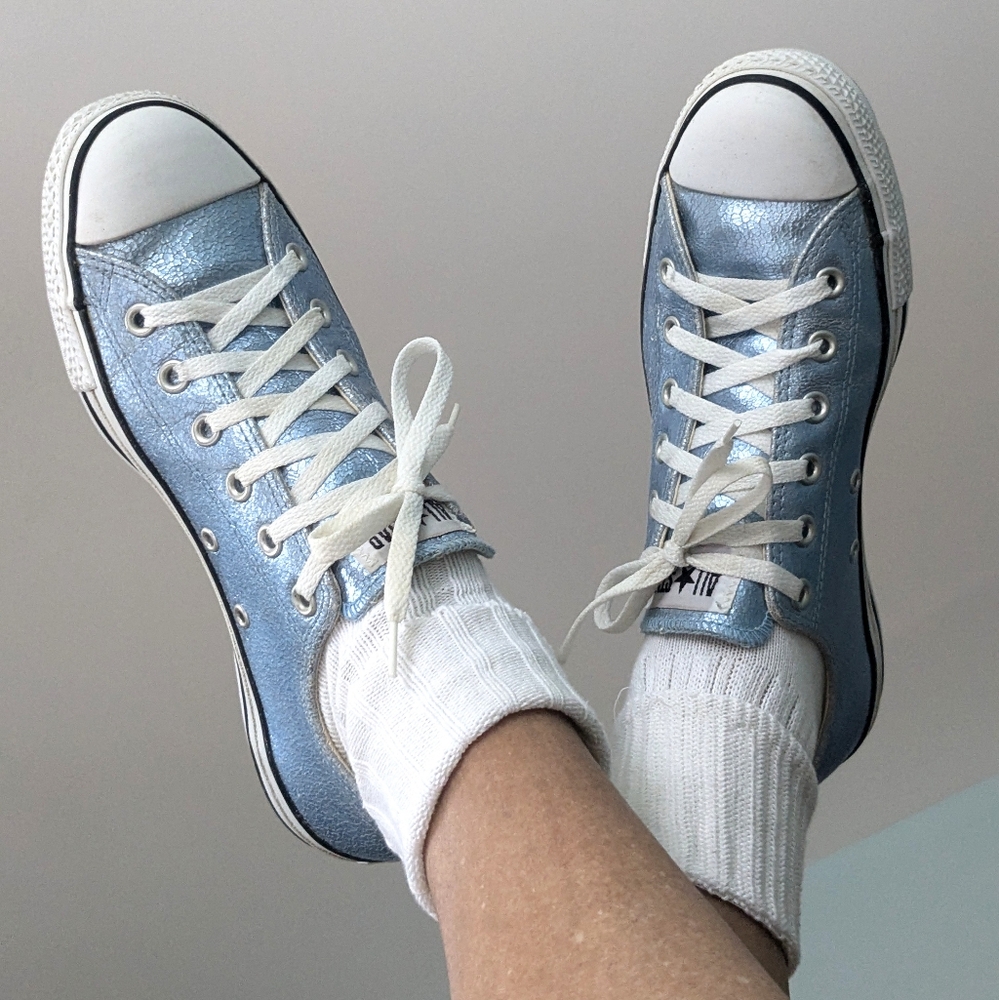 Vtg 2009 Converse Chuck Taylor All Star Low Top Metallic Blue Leather Sneaker